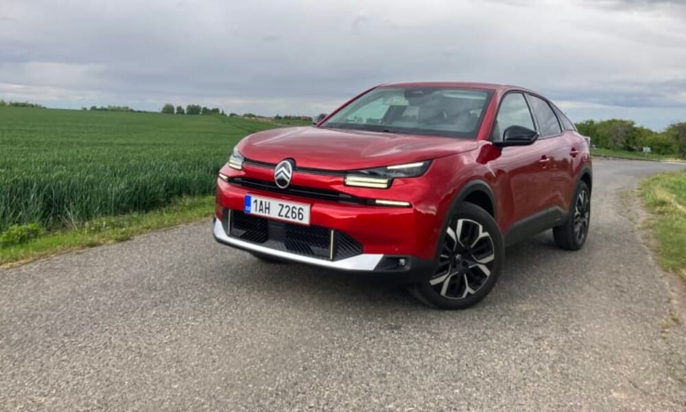 TEST: Citroën C4 vzpomíná na avantgardu předků. Sází na nekomplikovanou techniku
