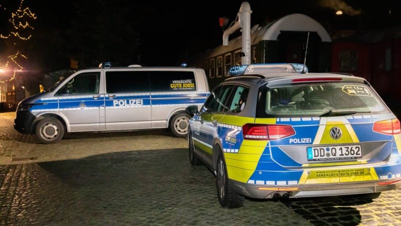 Drama na česko-německé hranici: Muž při kontrole vypálil na policisty, přestřelku nepřežil Drama na česko-německé hranici: Muž při kontrole vypálil na policisty, přestřelku nepřežil