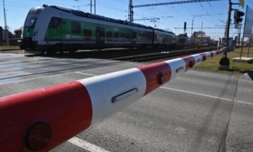 Tragédie v Handlové: Třináctiletý chlapec se vracel ze školy s vysvědčením, zabil ho vlak Tragédie v Handlové: Třináctiletý chlapec se vracel ze školy s vysvědčením, zabil ho vlak