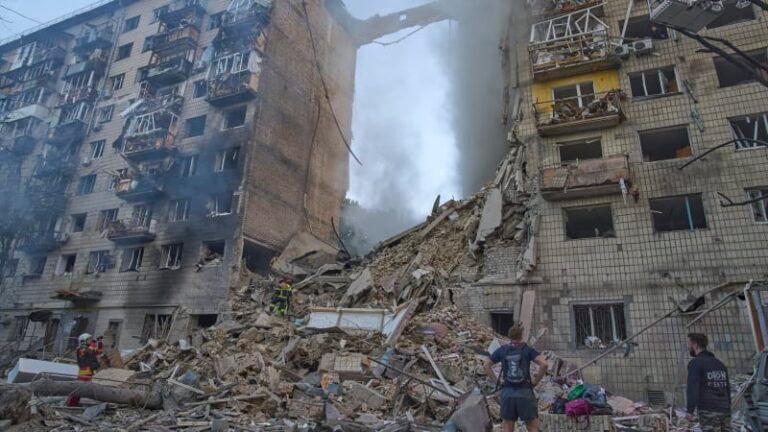 Kyjev není bezpečný: rusové změnili taktiku a město zažívá měsíc hrůzy. obává se dalších útoků