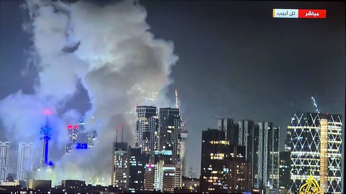 Irán vrátil úder a zasypal Izrael raketami v troch vlnách Irán vrátil úder a zasypal Izrael raketami v troch vlnách