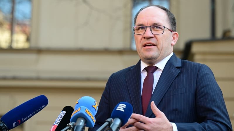Bouřlivá diskuze lidovců za zavřenými dveřmi: Řešili angažmá ve vládě, Decroix je nepotěšila Bouřlivá diskuze lidovců za zavřenými dveřmi: Řešili angažmá ve vládě, Decroix je nepotěšila
