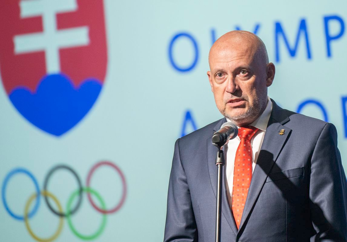 Olympionici a športové osobnosti sa dočkali zaslúženej pocty, vyznamenal ich SOŠV