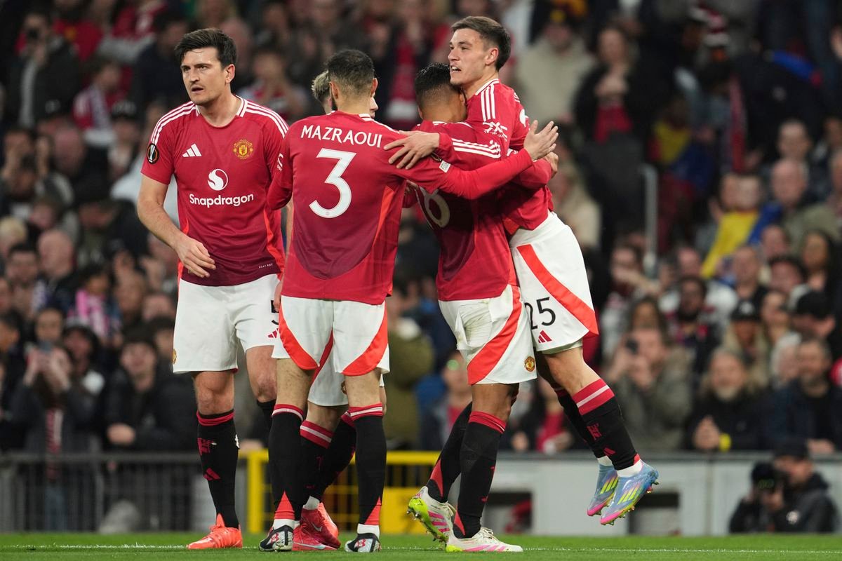 Manchester United potvrdil viaceré odchody. Zverejnil zoznam hráčov pre budúcu sezónu