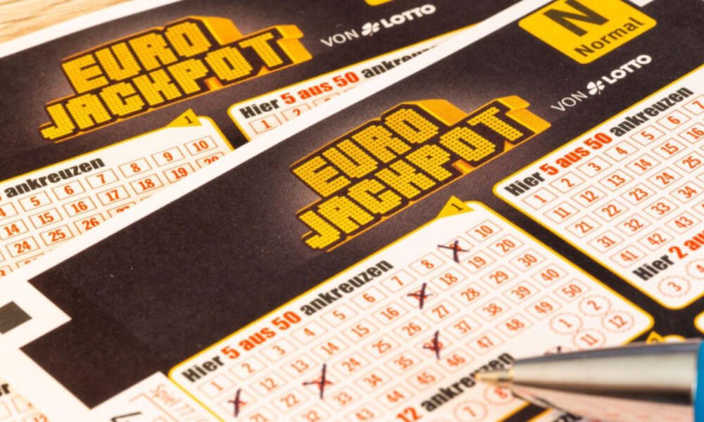 Šťastný pátek třináctého: Sázející z Česka vyhrál v loterii Eurojackpot miliony korun