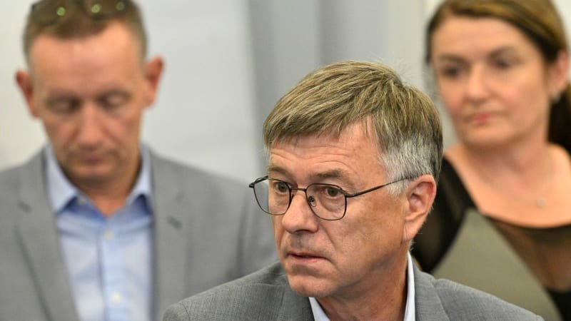 ČT má nového šéfa. Zvolila obchodního ředitele Chudárka, ten chce výrazně zredukovat vedení ČT má nového šéfa. Zvolila obchodního ředitele Chudárka, ten chce výrazně zredukovat vedení