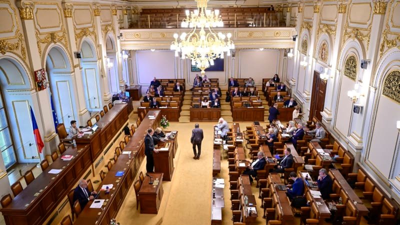 Příspěvky pro zdravotně postižené vzrostou, schválila Sněmovna. Uleví se i od papírování Příspěvky pro zdravotně postižené vzrostou, schválila Sněmovna. Uleví se i od papírování