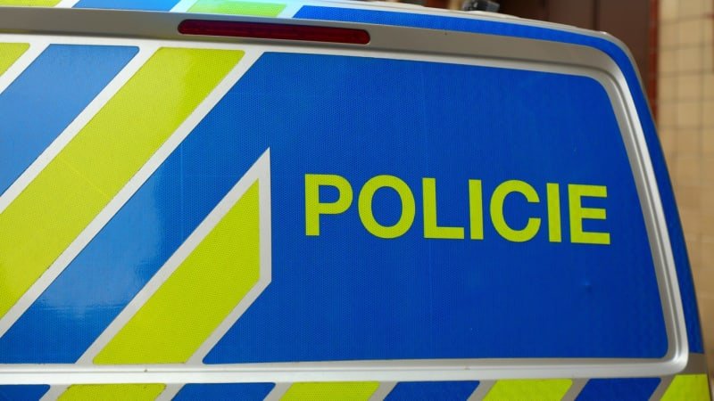 Hrozba bombovým útokem uzavřela tři obchodní centra v Praze. Zasahují desítky policistů Hrozba bombovým útokem uzavřela tři obchodní centra v Praze. Zasahují desítky policistů
