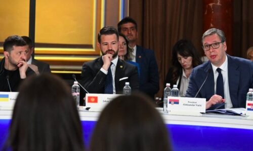 Srbský prezident Vučič odmieta vyjadrenia, že by zradil Rusko 