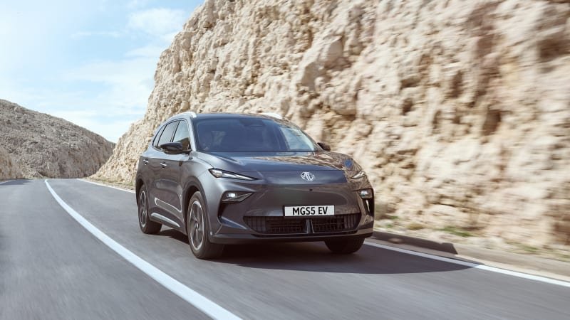 Automobilka MG útočí na první desítku. Vytahuje žolíka v podobě nového SUV Automobilka MG útočí na první desítku. Vytahuje žolíka v podobě nového SUV