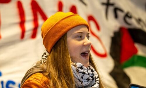 Chcete jen publicitu. Izrael přesměroval loď s Gretou mířící do Gazy, posádka mluví o únosu