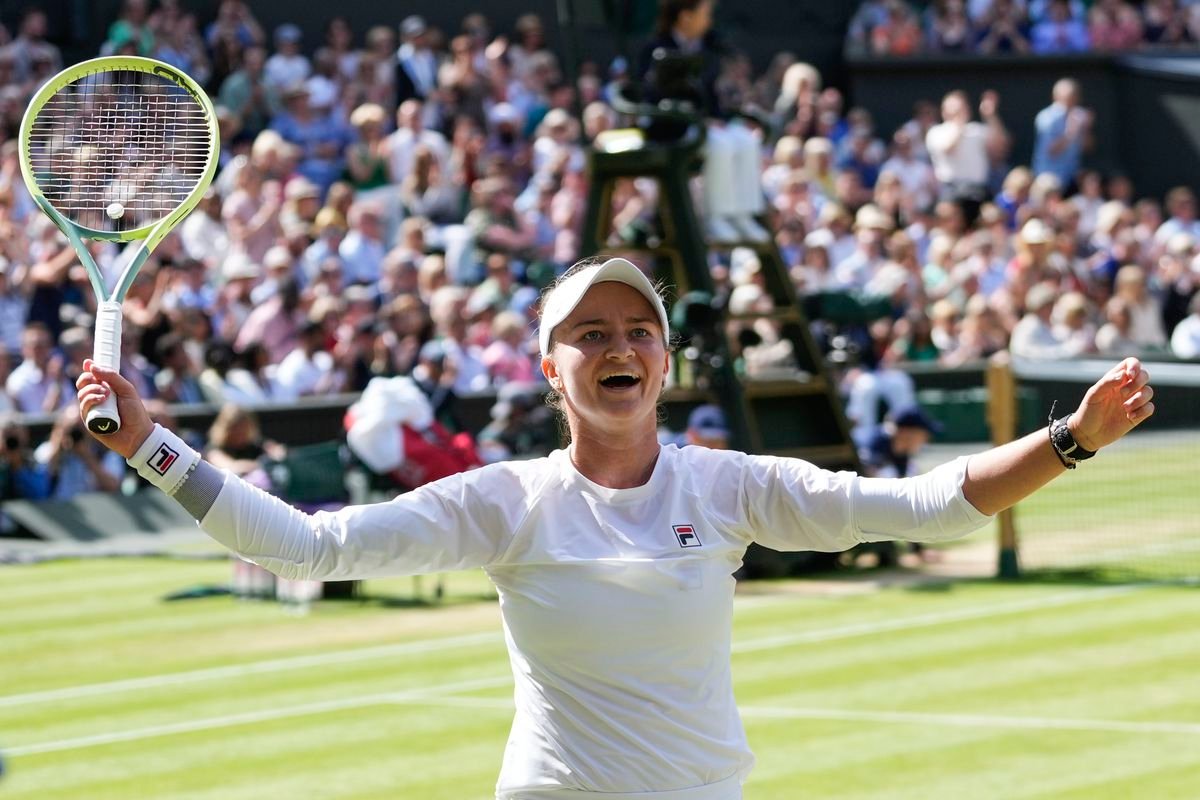 Obhajkyňa titulu má problém. Krejčíková sa zranila krátko pred štartom Wimbledonu