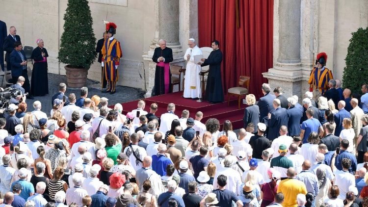 Pápež ku Dňu boja proti drogám: Zlo a nespravodlivosť prekonáme spoločne Pápež ku Dňu boja proti drogám: Zlo a nespravodlivosť prekonáme spoločne