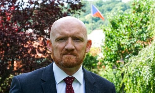Field: Čechy s Brity spojují i Salisbury a Vrbětice. Pomoc Ukrajině není charita