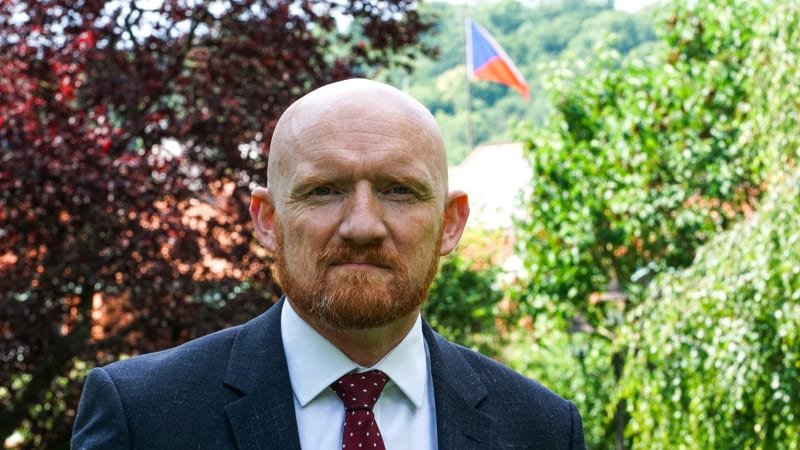 Field: Čechy s Brity spojují i Salisbury a Vrbětice. Pomoc Ukrajině není charita Field: Čechy s Brity spojují i Salisbury a Vrbětice. Pomoc Ukrajině není charita