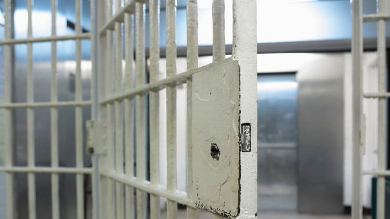 Vězni pašovali v Jiřicích za mříže drogy. Pervitin a marihuanu pronášeli v tělních dutinách Vězni pašovali v Jiřicích za mříže drogy. Pervitin a marihuanu pronášeli v tělních dutinách