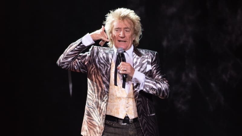 Strach o rockovou legendu: Rod Stewart kvůli zdravotním komplikacím ruší koncerty Strach o rockovou legendu: Rod Stewart kvůli zdravotním komplikacím ruší koncerty