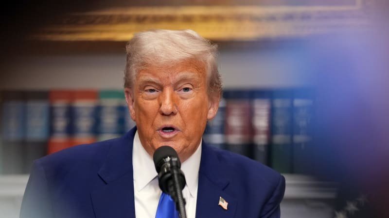 Trumpova ruleta: Nejdřív bomby, teď chce Íránu nabídnout miliardy na jádro. Má ale podmínku Trumpova ruleta: Nejdřív bomby, teď chce Íránu nabídnout miliardy na jádro. Má ale podmínku