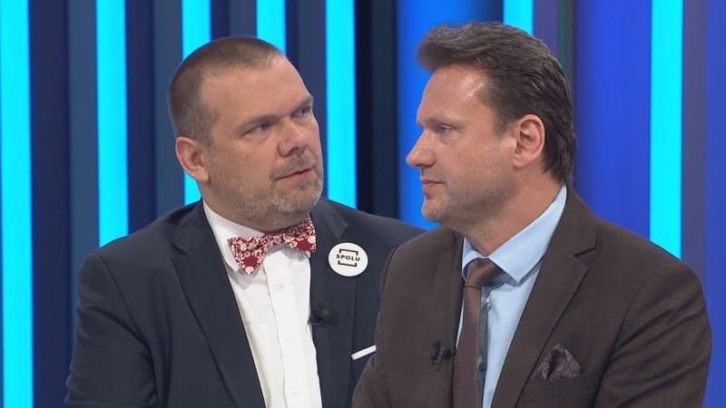 Tohle je ta největší čórka, soptil kvůli bitcoinům Vondráček. Nelžete, oponoval nazlobeně Baxa Tohle je ta největší čórka, soptil kvůli bitcoinům Vondráček. Nelžete, oponoval nazlobeně Baxa