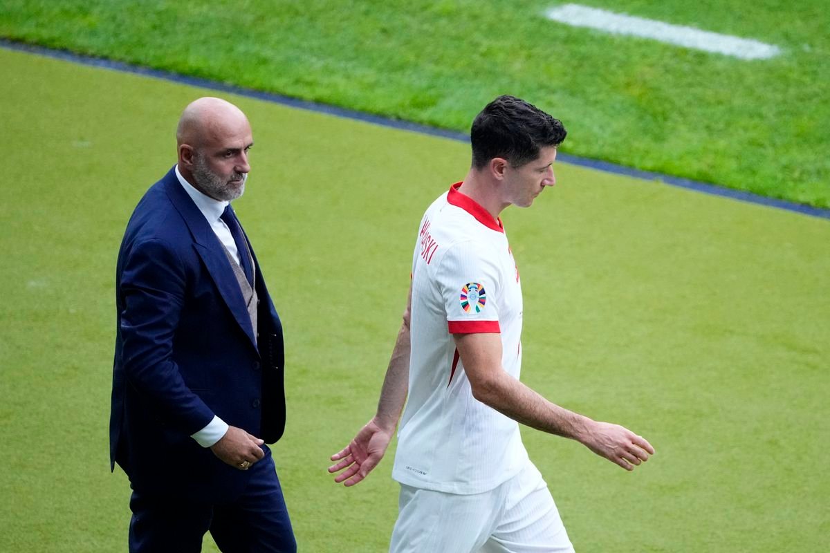 Lewandowski pod paľbou. Stratil kontakt s realitou, tvrdia poľské médiá