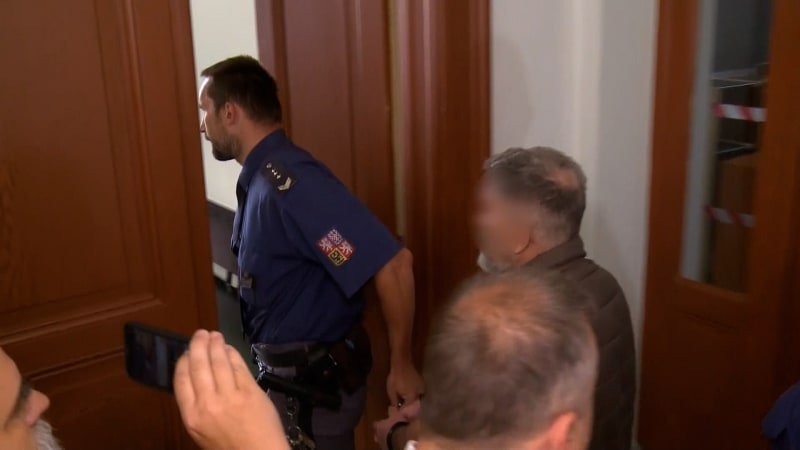Seniorovi hrozí 10 let za útok bodákem na Tachovsku. Znalec vyvrátil, že nešlo o úmysl Seniorovi hrozí 10 let za útok bodákem na Tachovsku. Znalec vyvrátil, že nešlo o úmysl