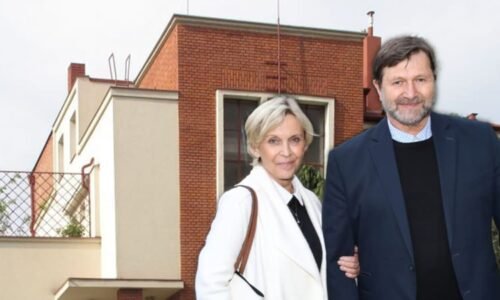 Jan Hrušínský žije s rodinou v honosné pražské vile. Vlastnoručně ji postavil jeho děda