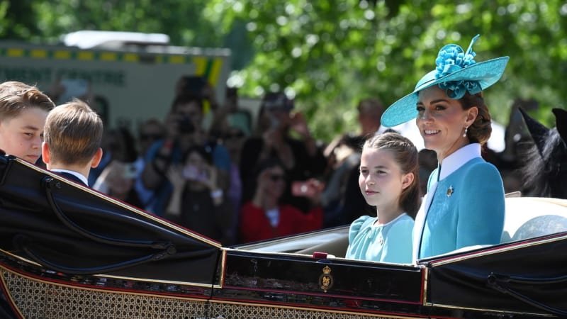 Velkolepá oslava narozenin krále Karla III.: Princezna Kate opět všechny okouzlila Velkolepá oslava narozenin krále Karla III.: Princezna Kate opět všechny okouzlila
