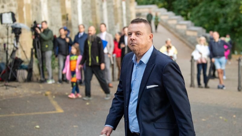 Rajchlova strana PRO podala trestní oznámení na Fialu a Stanjuru. Vládu vyzývá k demisi Rajchlova strana PRO podala trestní oznámení na Fialu a Stanjuru. Vládu vyzývá k demisi