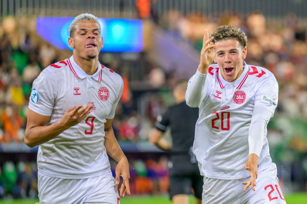 Dánsko si poistilo remízou proti Fínsku prvé miesto v tabuľke. Fíni sa po sympatickom výkone lúči so šampionátom