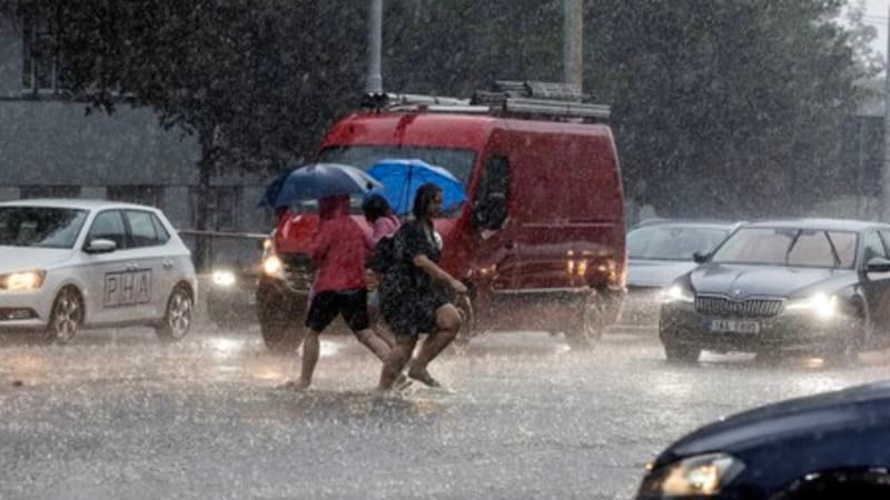 Sledujte RADAR: Tropy v Česku vystřídají silné bouřky a vítr. Udeří i u vás?
