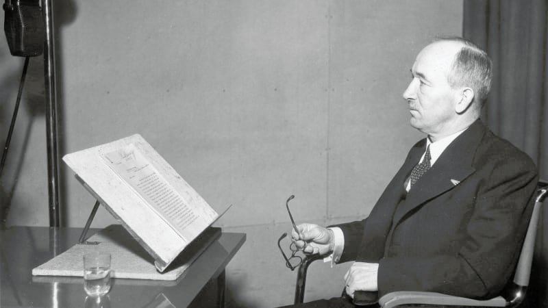 Pamětní deska, že Beneš může za nástup komunistů? Zkreslování dějin, zlobí se historik Uhlíř Pamětní deska, že Beneš může za nástup komunistů? Zkreslování dějin, zlobí se historik Uhlíř