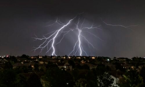 VAROVÁNÍ: Na Česko se ženou letos nejsilnější bouřky. Kde a kdy hrozí supercely a obří kroupy?