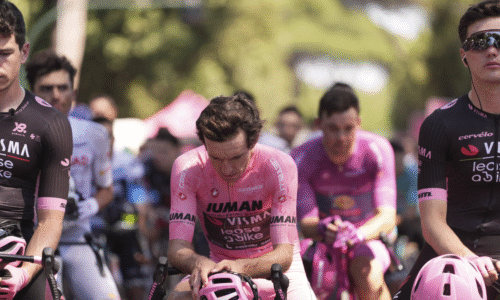 VIDEO Silné emócie na Giro d’Italia. Pocta zosnulej manželke bývalého cyklistu dojala celý pelotón