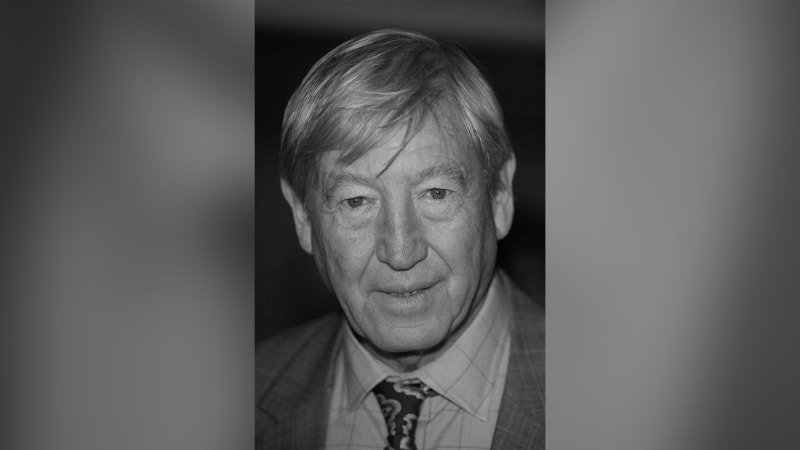 Zemřel legendární britský moderátor. Informoval o atentátu na Kennedyho i z válečného Saigonu Zemřel legendární britský moderátor. Informoval o atentátu na Kennedyho i z válečného Saigonu