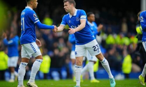 Everton si poistil kapitána aj na nasledujúcu sezónu, v tej uplynulej toho veľa nenahral
