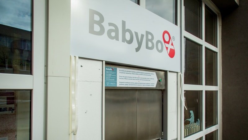 V pražském babyboxu našli dvoudenního chlapečka. Dostal tradiční české jméno V pražském babyboxu našli dvoudenního chlapečka. Dostal tradiční české jméno