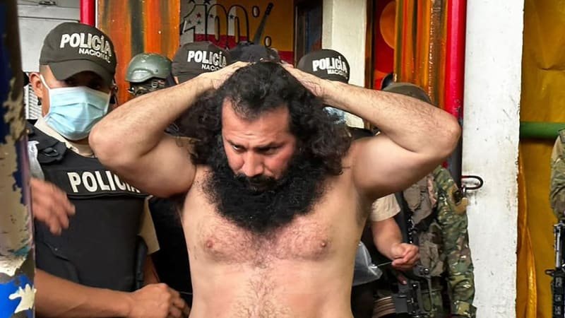 Král podsvětí s pistolí u hlavy: Video ukazuje zadržení nejhledanějšího zločince v Ekvádoru Král podsvětí s pistolí u hlavy: Video ukazuje zadržení nejhledanějšího zločince v Ekvádoru