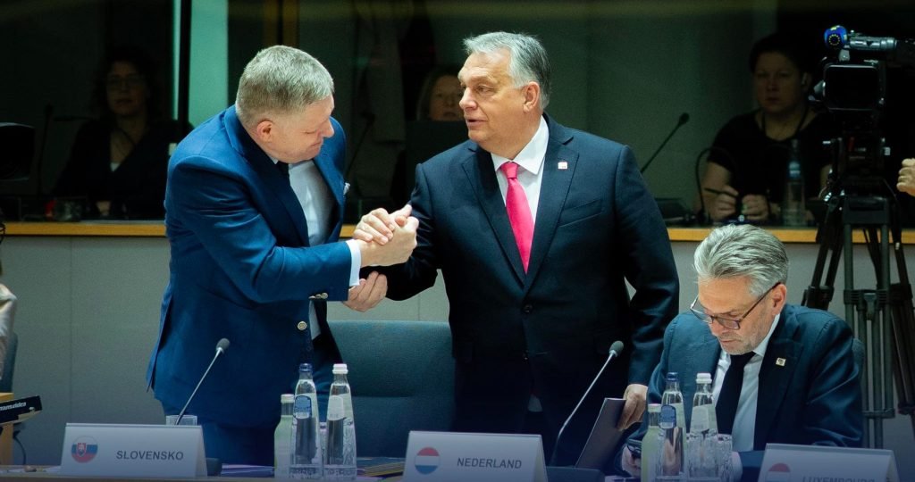 Maďarsko a Slovensko sa postavili proti plánu EÚ zakázať dovoz ruského plynu, ropy a jadrového paliva Maďarsko a Slovensko sa postavili proti plánu EÚ zakázať dovoz ruského plynu, ropy a jadrového paliva
