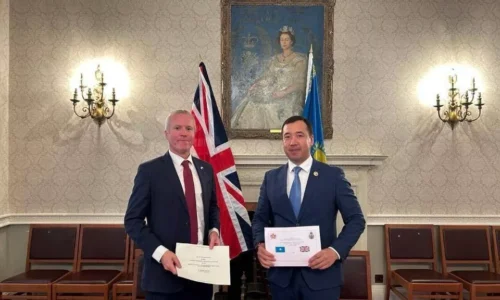 Kazachstan a Spojené kráľovstvo podpísali plán vojenskej spolupráce