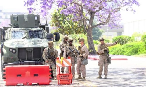 VIDEO: Kvôli násilnostiam v Los Angeles boli na ochranu federálnych inštitúcií do ulíc vyslaní príslušníci námornej pechoty