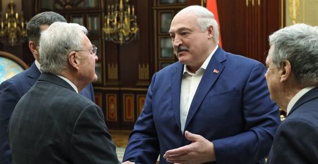 Zvláštny vyslanec prezidenta USA oficiálne uznal Lukašenka za lídra Bieloruska Zvláštny vyslanec prezidenta USA oficiálne uznal Lukašenka za lídra Bieloruska