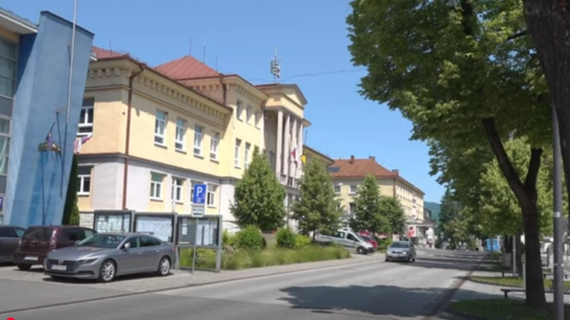 Zverejnia zoznam dlžníkov