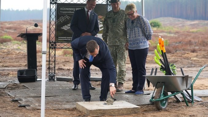 Z Európanov spravia žobrákov zastrašujúc ich Ruskom Z Európanov spravia žobrákov zastrašujúc ich Ruskom