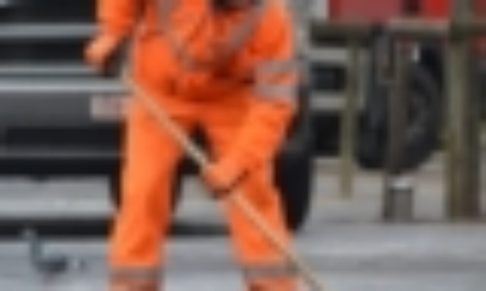 Mzdy držia tempo, pracovná sila sa stenčuje (flash)