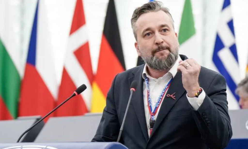 Blaha tvrdo: Ak dnes niekto nedokáže odsúdiť Izrael za to, že napadol Irán, nech už navždy drží ústa o Rusku a Ukrajine Blaha tvrdo: Ak dnes niekto nedokáže odsúdiť Izrael za to, že napadol Irán, nech už navždy drží ústa o Rusku a Ukrajine