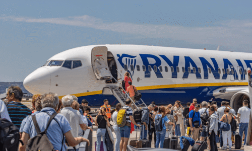 Ryanair pritvrdzuje. Skupine cestujúcich hrozí pokuta až 500 eur