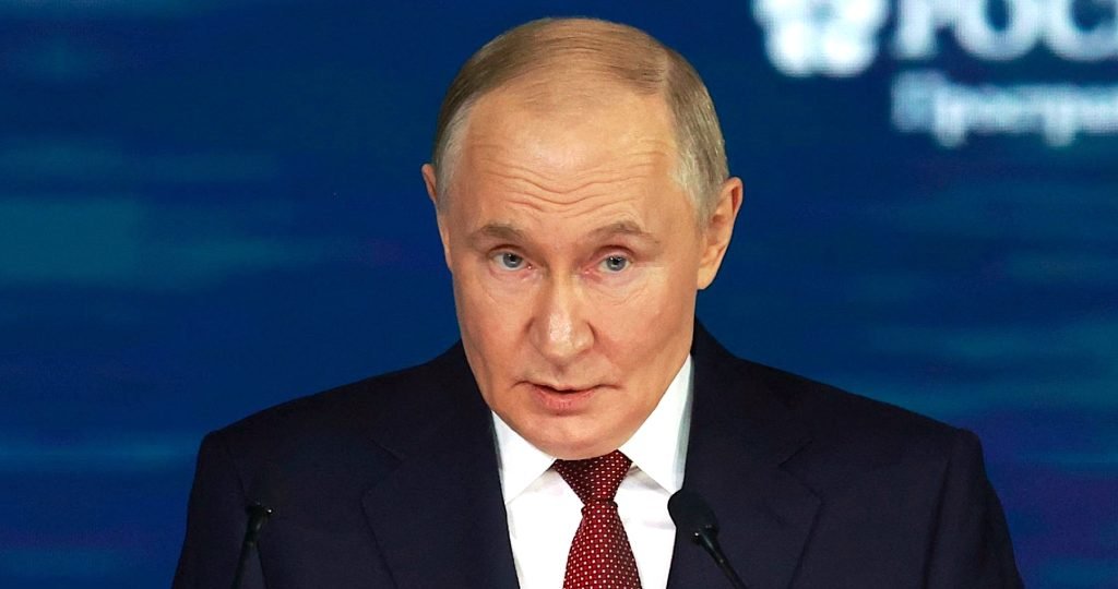 VIDEO: Irán má právo na svoj vlastný jadrový program zameraný na mierové účely, vyhlásil Vladimir Putin ešte pred americkým vojenským útokom na prázdne iránske jadrové zariadenia. VIDEO: Irán má právo na svoj vlastný jadrový program zameraný na mierové účely, vyhlásil Vladimir Putin ešte pred americkým vojenským útokom na prázdne iránske jadrové zariadenia.