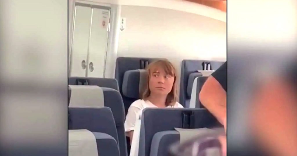 Izrael deportoval z krajiny zelenú klimatickú alarmistku Gretu Thunbergovú, ktorá sa so skupinou ďalších ľudí na „selfie jachte“ pokúsila priviezť humanitárnu pomoc do Pásma Gazy Izrael deportoval z krajiny zelenú klimatickú alarmistku Gretu Thunbergovú, ktorá sa so skupinou ďalších ľudí na „selfie jachte“ pokúsila priviezť humanitárnu pomoc do Pásma Gazy
