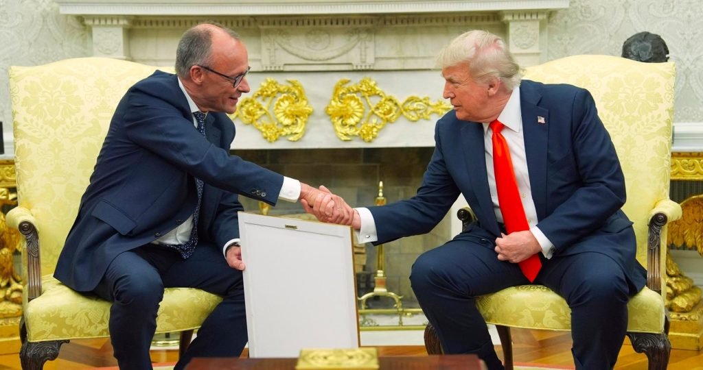 VIDEO: Trump sa v Bielom dome stretol s Merzom. Nemeckému kancelárovi povedal, že s jeho krajinou bude mať jeho vláda skvelé vzťahy a zdôraznil ich dôležitosť. VIDEO: Trump sa v Bielom dome stretol s Merzom. Nemeckému kancelárovi povedal, že s jeho krajinou bude mať jeho vláda skvelé vzťahy a zdôraznil ich dôležitosť.