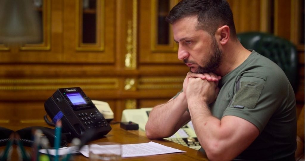 Zelenskyj podľa ukrajinského expremiéra buď odstúpi a utečie do iného štátu, alebo bude odstránený Zelenskyj podľa ukrajinského expremiéra buď odstúpi a utečie do iného štátu, alebo bude odstránený